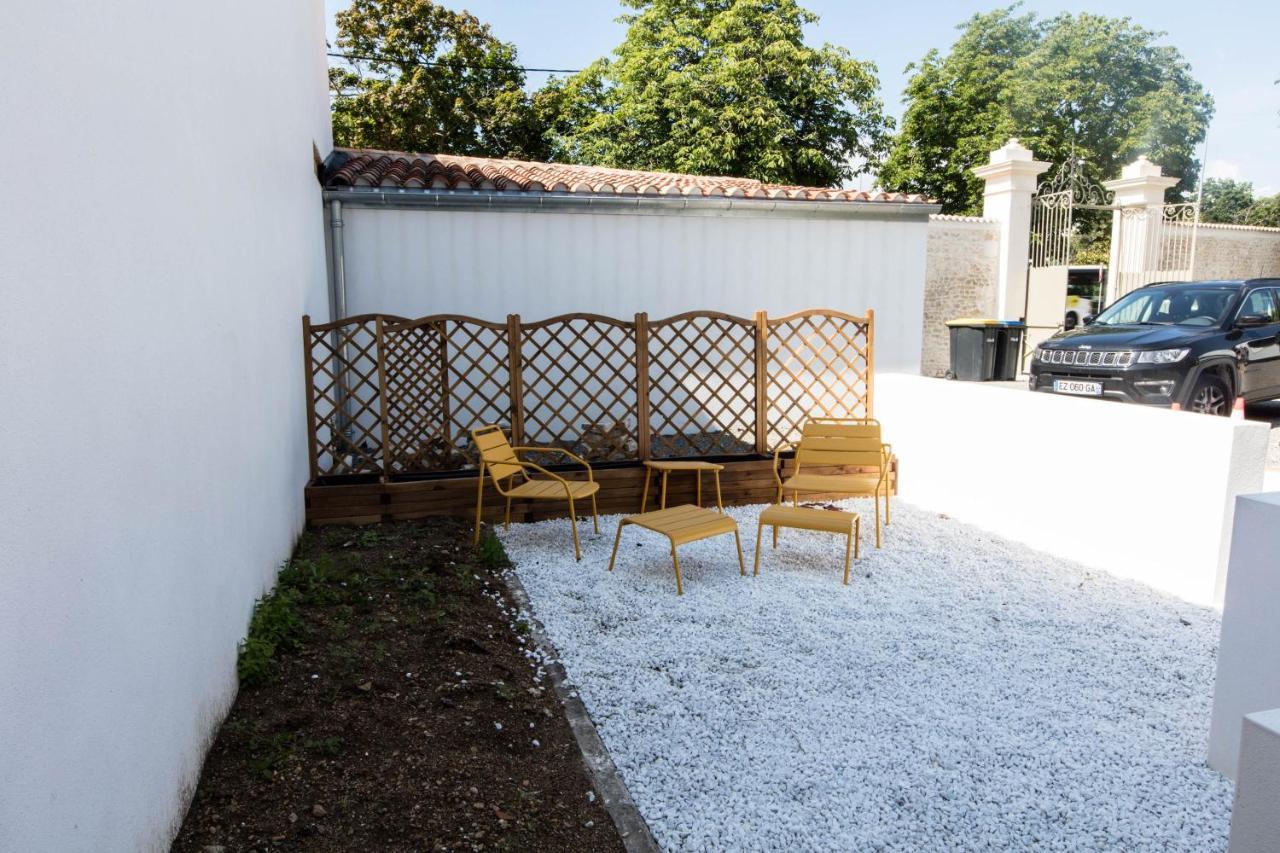 Les Apparts De Charly-Superbe Duplex Dans Un Hotel Particulier, Parking Prive Gratuit La Rochelle  Exterior foto
